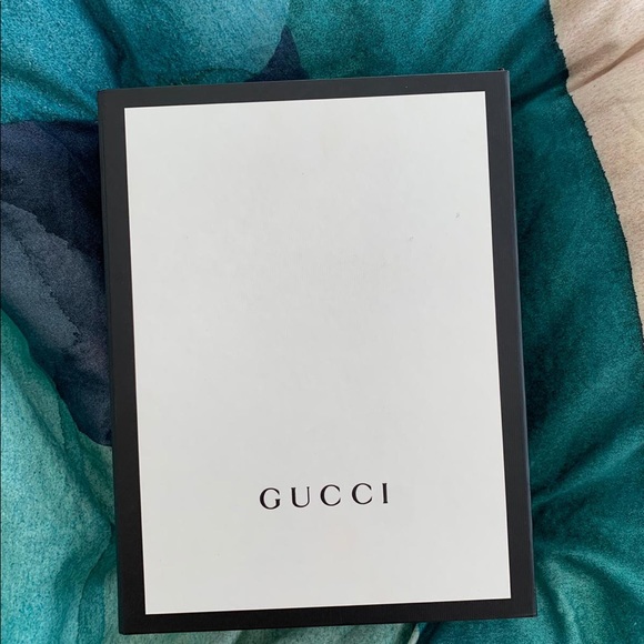 [SOLD] Gucci Marmont Mini Shoulder Bag - Picture 5 of 7